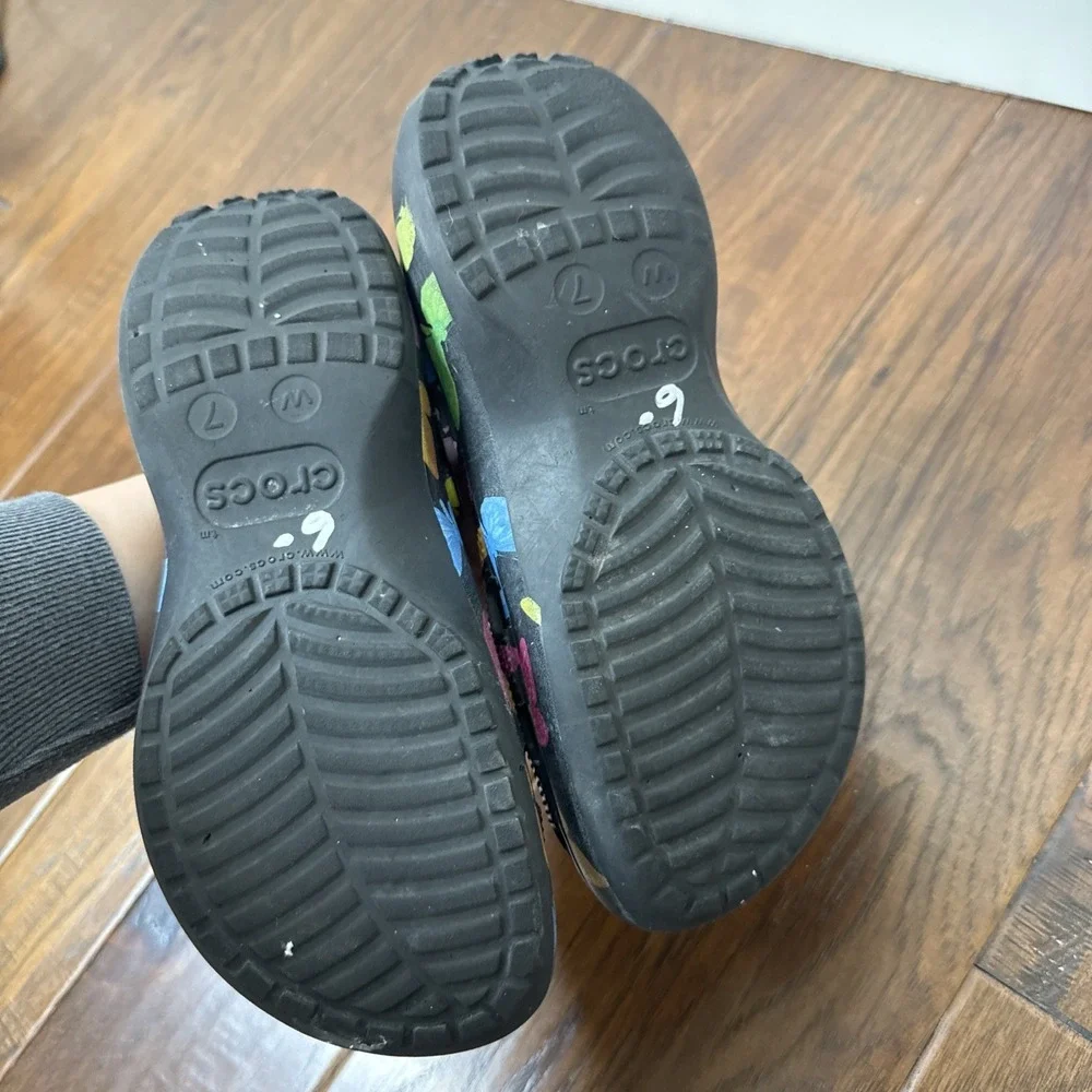 Crocs Classic Platform Butterfly Clog Black Rainbow Womens W7 Novelty RARE Water
